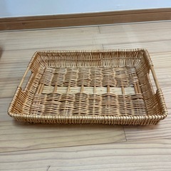 ウィッカー製の長方形バスケットの画像