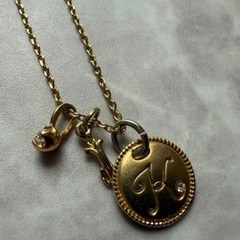 Bijoudes イニシャル(K)付きのネックレスの画像