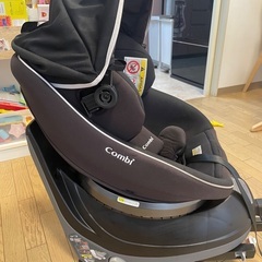 【引き取り限定】Combi 回転式チャイルドシート ブラックの画像