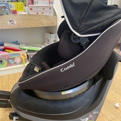 【引き取り限定】Combi 回転式チャイルドシート ブラックの画像