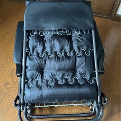 [取引中]スライド式フィトレスト付きリクライニングチュア－ の画像