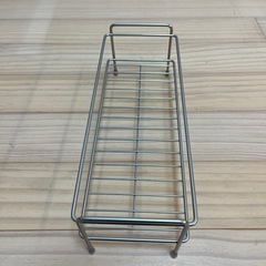 ワイヤー製のオープンラックの画像