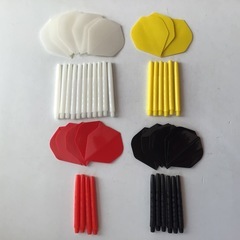 スチールチップダーツセット 8セット(ケース付き) + 予備シャフト&フライトの画像