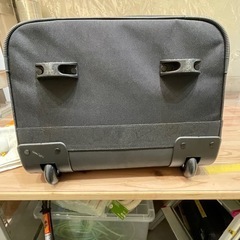 【キャスター付きバック】【アンダーアーマー】【IWAKI FCデザイン】クリーニング済み【管理番号1213與】の画像