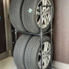 美品タイヤラック　タイヤ幅 235mm以下の画像