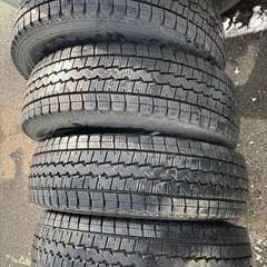 ダンロップウインターマックスSV01☆195/80R15☆6〜7部山☆ハイエースやキャラバンにの画像