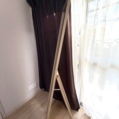 スタンディングミラー（150cm × 27cm）の画像