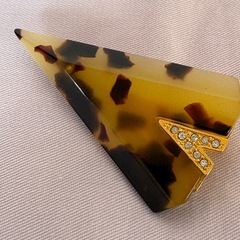 ベッコウ風ブローチ　2個の画像