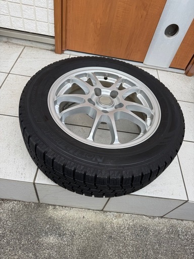 スタッドレスタイヤ205/60 R16 92Q