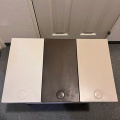 キャスター付き分別ゴミ箱の画像