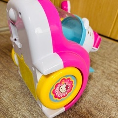 おもちゃ　キティちゃん掃除機　の画像