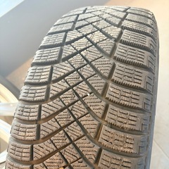 215 60 17 アルミ スタッドレス 4本セットの画像