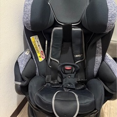 aprica チャイルドシートの画像