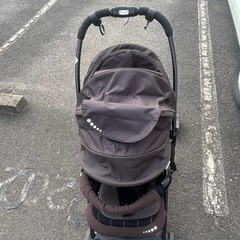 チャイルドシートとベビーカーセットの画像