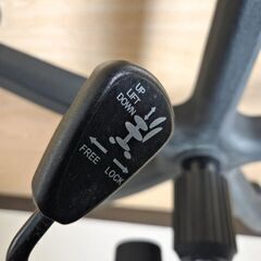 オフィスチェア(破れあり)の画像