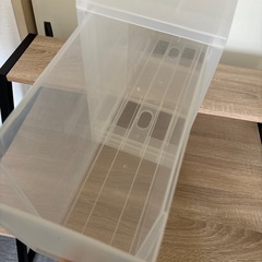 半透明収納ケースの画像