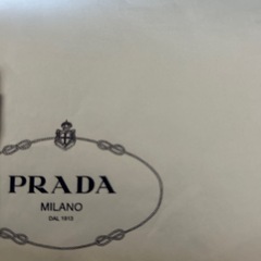 PRADA 長財布が入ってた空箱とカードの画像