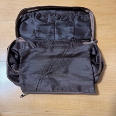 大きめのトラベルポーチ・便利ですの画像