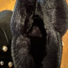 パールデザインボアブーツ黒　２３.５〜２４㎝の画像