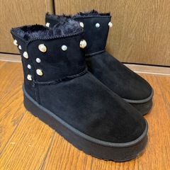 パールデザインボアブーツ黒　２３.５〜２４㎝の画像