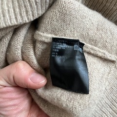 UNIQLO✨SNS人気商品✨ハイネック✨シンプルニット✨男女兼用◎の画像