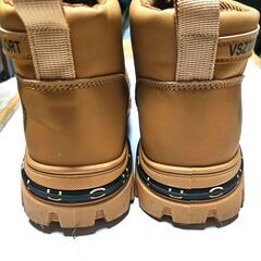 チャック付きブーツで脱ぎ履きしやすい送料無料・余裕のある26㎝・1回使用・ ベージュ ワークブーツの画像