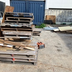 木材切れ端、ベニヤ切れ端、パレットの画像