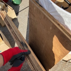 木材切れ端、ベニヤ切れ端、パレットの画像