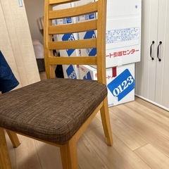 NITORIテーブルと椅子の画像