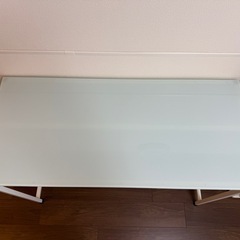 ガラス机の画像