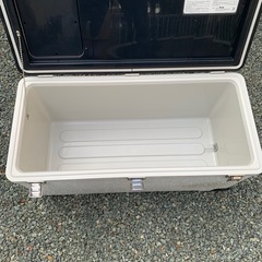 神和クーラーボックスの画像