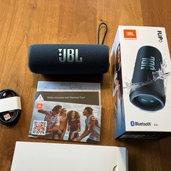 JBL フリップ6 Bluetoothスピーカー
(使用時間2時間程度)の画像