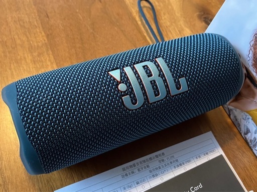 JBL フリップ6 Bluetoothスピーカー
(使用時間2時間程度)