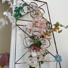 シャビーなアイアンフェンスの画像