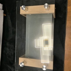 強化ガラステーブルの画像