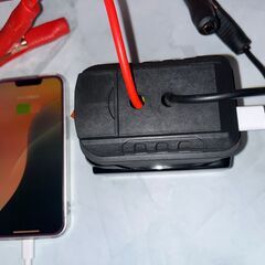 マキタ18Vバッテリー対応 USBポート出力／カーバッテリー充電器の画像