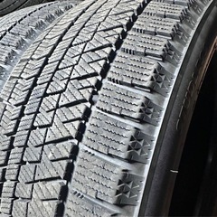 225/50R18スタッドレスタイヤの画像