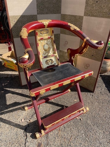 寺院仏具 ルーツ型本曲録 平安寺　住職/僧侶の椅子 漆塗/金箔/折りたたみ式 寺院仏具 ルーツ型本曲録 平安寺 住職/僧侶の椅子 ファッション 漆塗