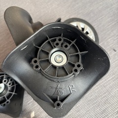 キャスターの画像