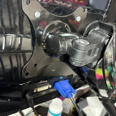 【お譲り先決定】パソコンモニターとモニターアームセットの画像