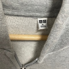 UNIQLO パーカーの画像