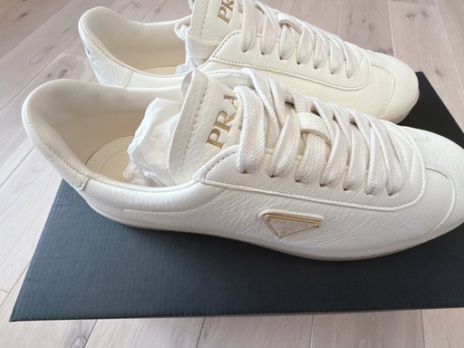 PRADA プラダ  スニーカー　白　ホワイト 25.0