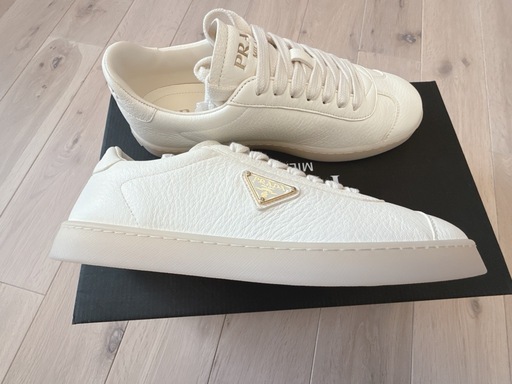 PRADA プラダ  スニーカー　白　ホワイト 25.0