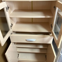 食器棚　2枚目にサイズ有りの画像