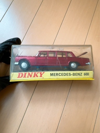 Dinky Mercedes-Benz 600 赤