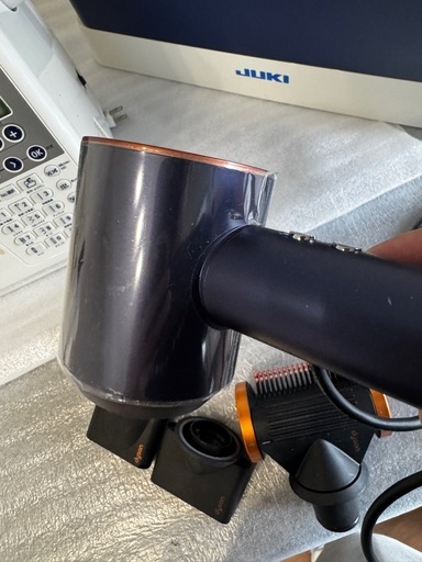 Dyson Supersonic 
Hairdryerどうぞ❗️