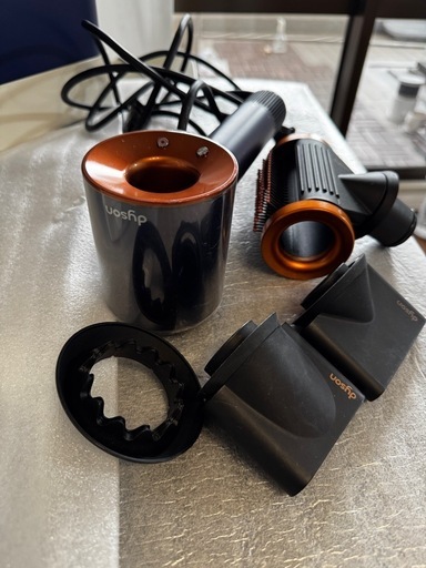 Dyson Supersonic 
Hairdryerどうぞ❗️