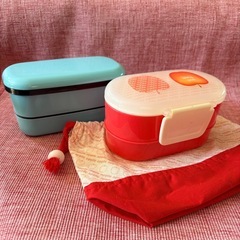 2段お弁当箱 2個【1つ未使用】・弁当袋の画像