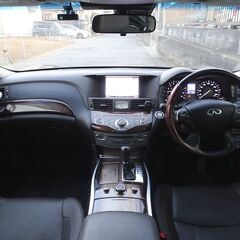 即乗りＯＫ 29年式 フーガハイブリッド 後期 VIP エマージェンシーブレーキ レーダークルーズ HDDナビ フルセグTV Bluetooth アラウンドビューモニター インテリキー 黒本革シート シートヒーター シートクーラー 20インチAW LEDライト LEDフォグ ETCの画像