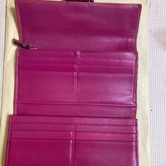 女性向けのコーチの長財布です。の画像